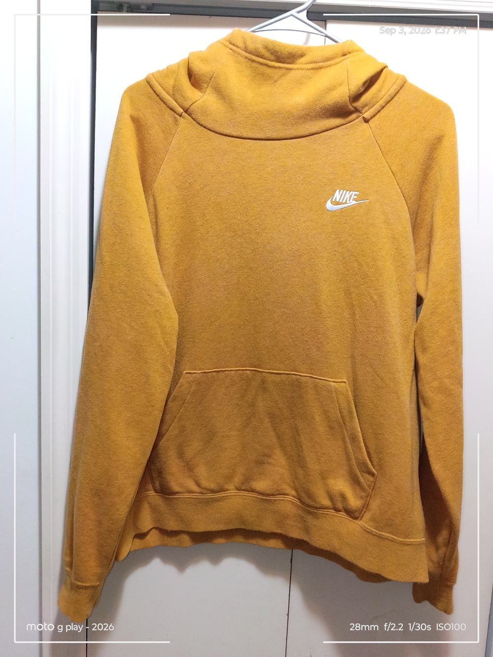 Nike Men’s Mustard Crewneck Sweatshirt